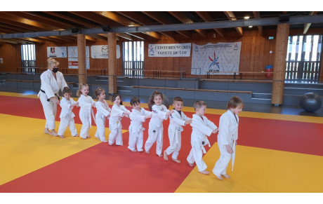 quelques photos des baby judo en action ...